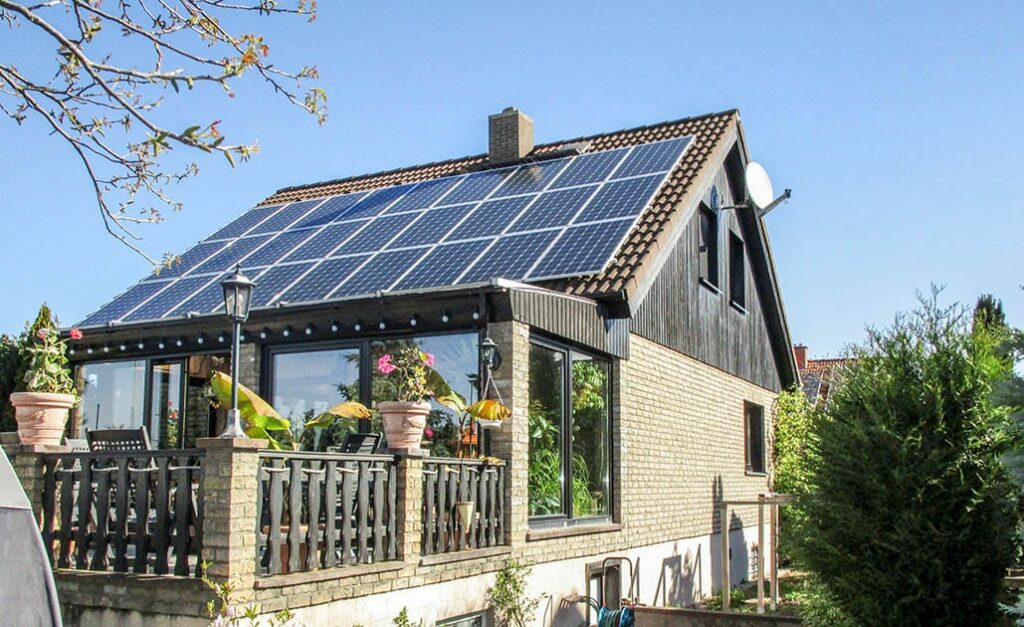 Wohnhaus mit einer Photovoltaikanlage