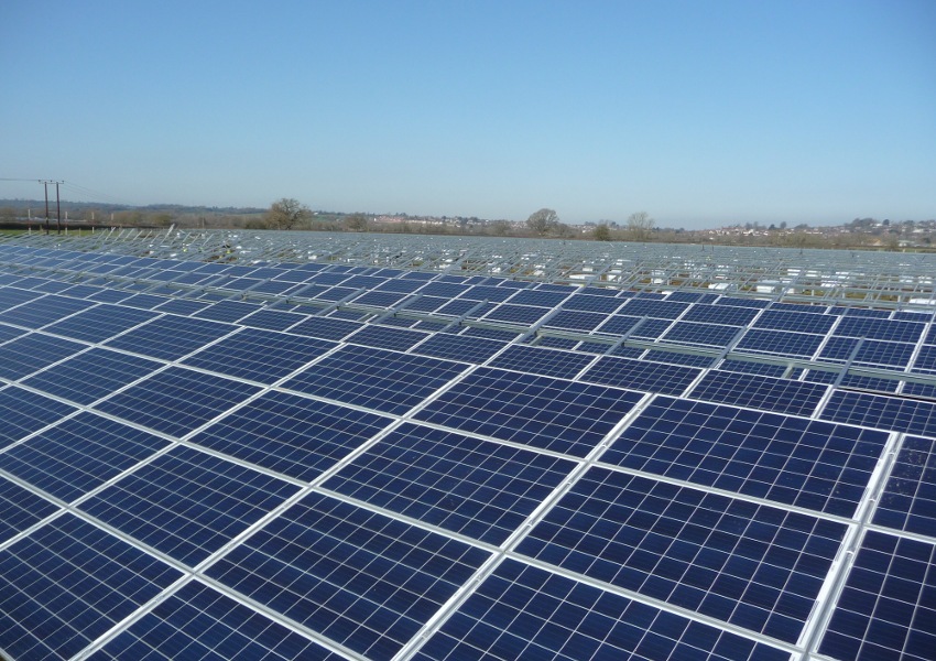 Solarpark Sutor Farm, UK